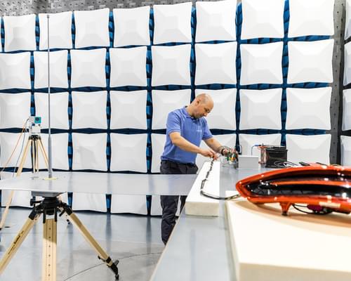 Rozszerzamy akredytację o odporność na zakłócenia elektromagnetyczne i wprowadzamy badania właściwości antystatycznych zgodnie z normą PV 3977 Rozszerzamy akredytację o odporność na zakłócenia elektromagnetyczne i wprowadzamy badania właściwości antystatycznych zgodnie z normą PV 3977