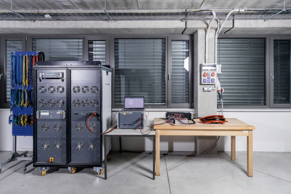 profesjonalny sprzęt do badań kompatybilności elektromagnetycznej w laboratorium TIYO