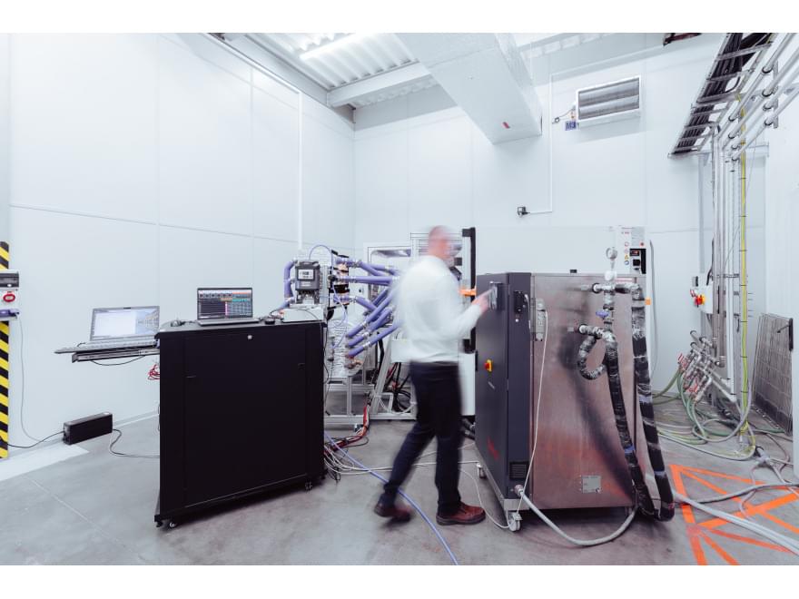 część wyposażenia technicznego laboratorium TIYO do badań systemowych komponentów mechatronicznych część wyposażenia technicznego laboratorium TIYO do badań systemowych komponentów mechatronicznych