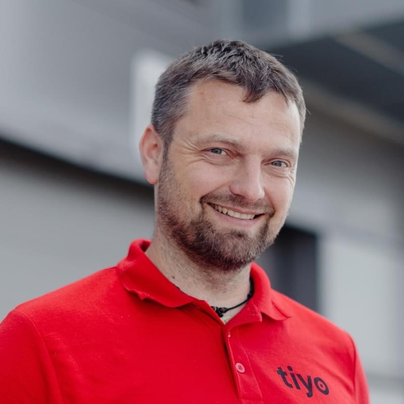 Jakub Klusoň, správce budov, Tiyo Jakub Klusoň, správce budov, Tiyo